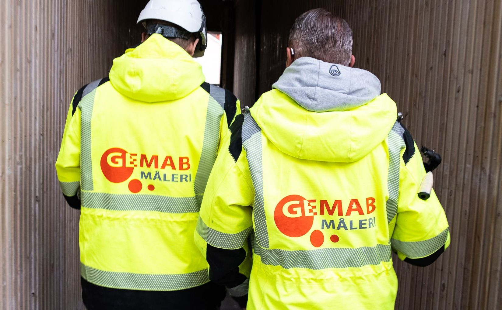 Två stycken medarbetare på Gemab måleri i Göteborg