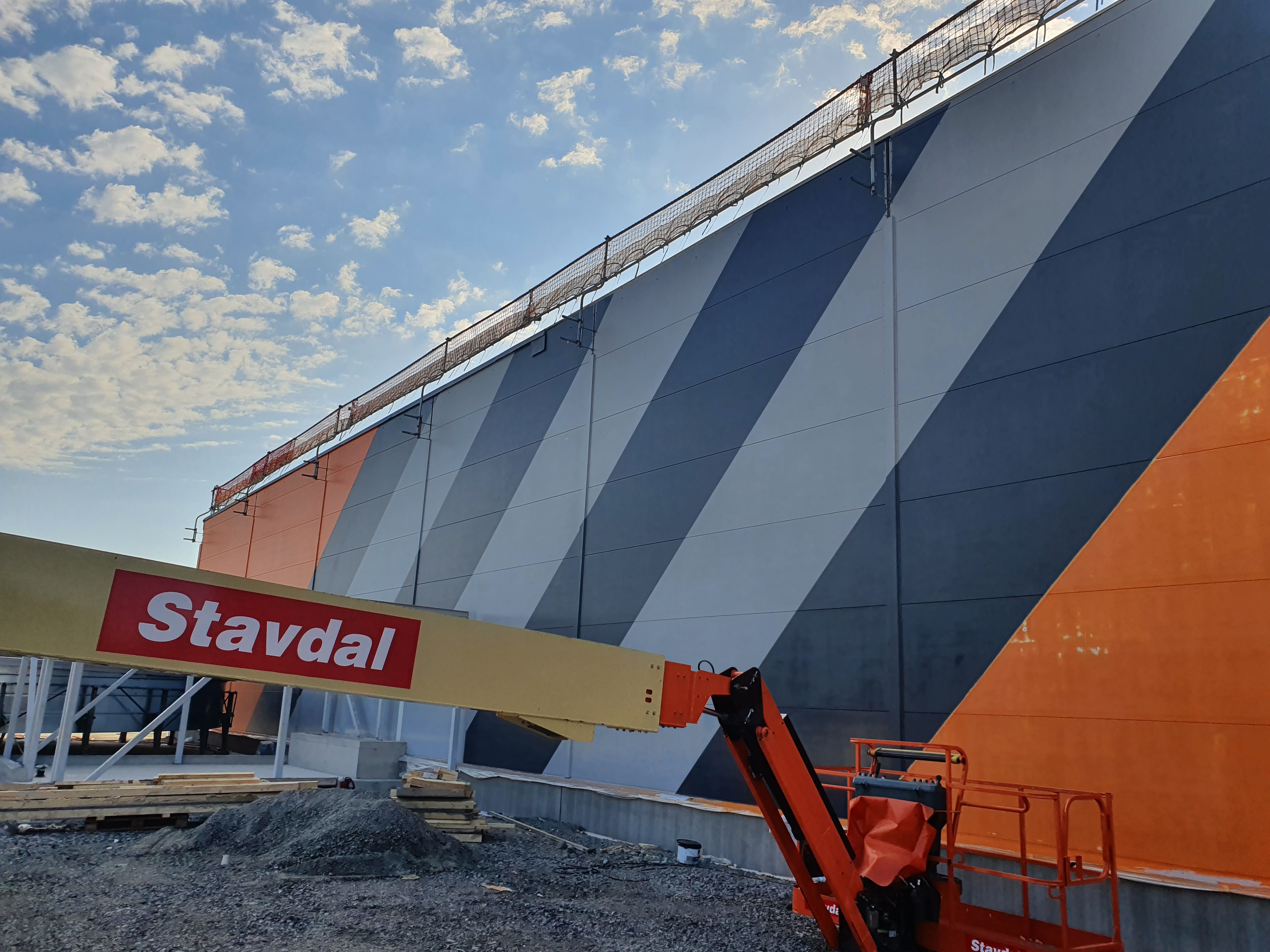 Industrimålning inom målerientreprenad av GEMAB